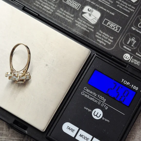 Vintage 14k Yellow Gold Opal & Diamond Floral Cluster Ring